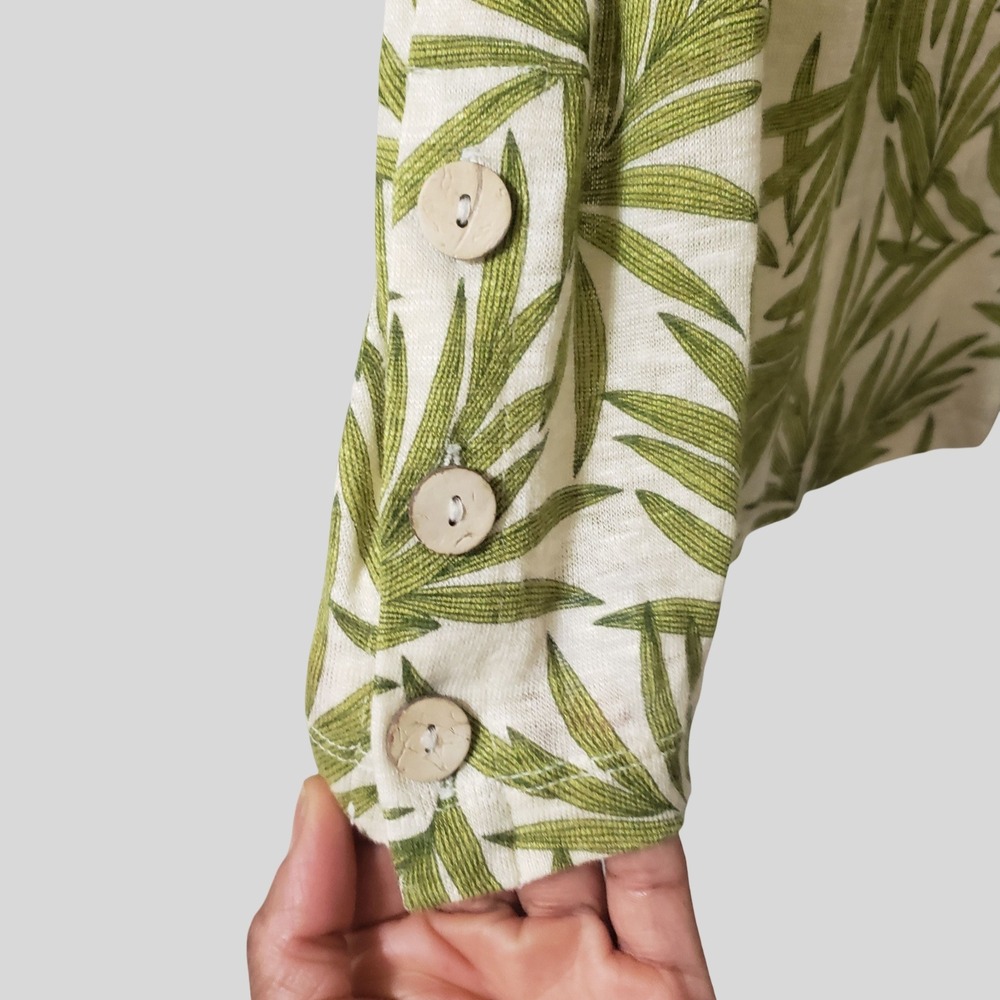 Nicole Miller 100% Linen Palm Leaf Print Cap Sleeve Button Detail Top Green M - Picture 3 of 10